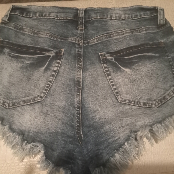 Denim high rise fringe ripped jean shorts - Picture 7 of 9